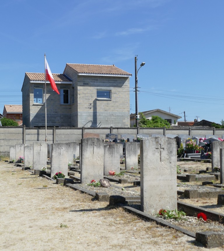 st bris tombes fleuries r