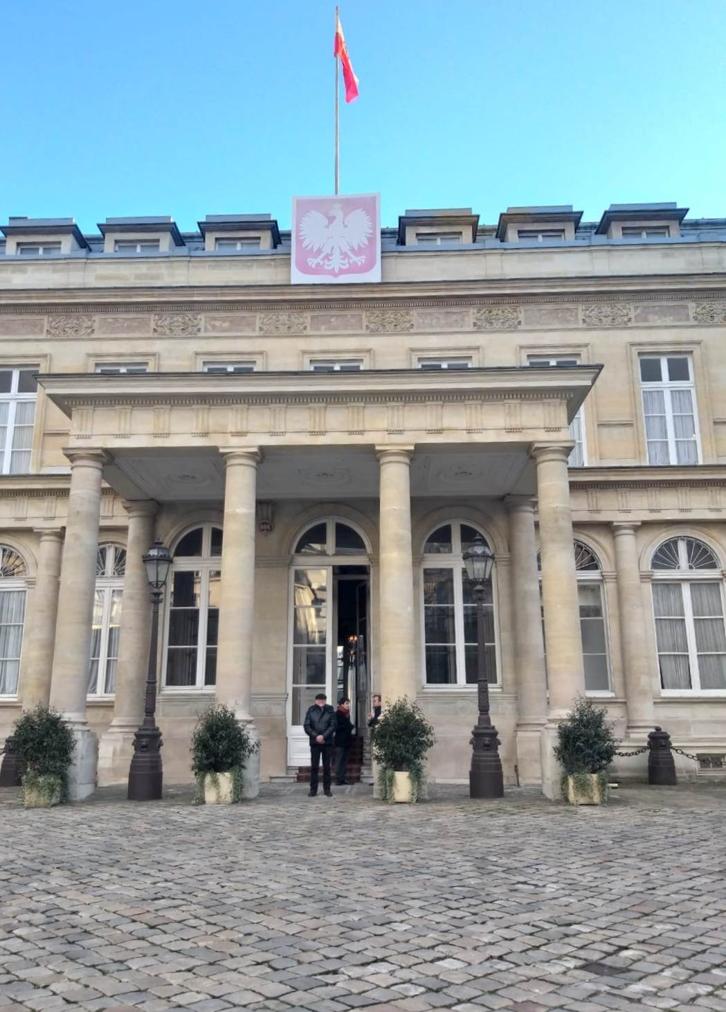 ambassade pl 2 red