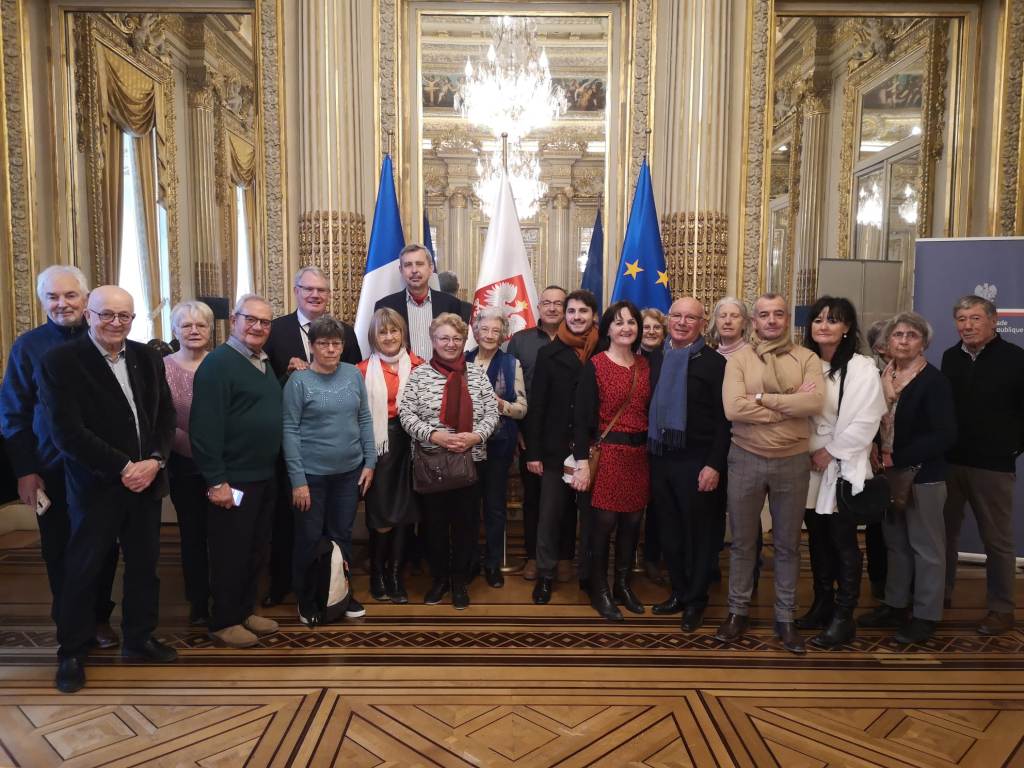 groupe ambassade red