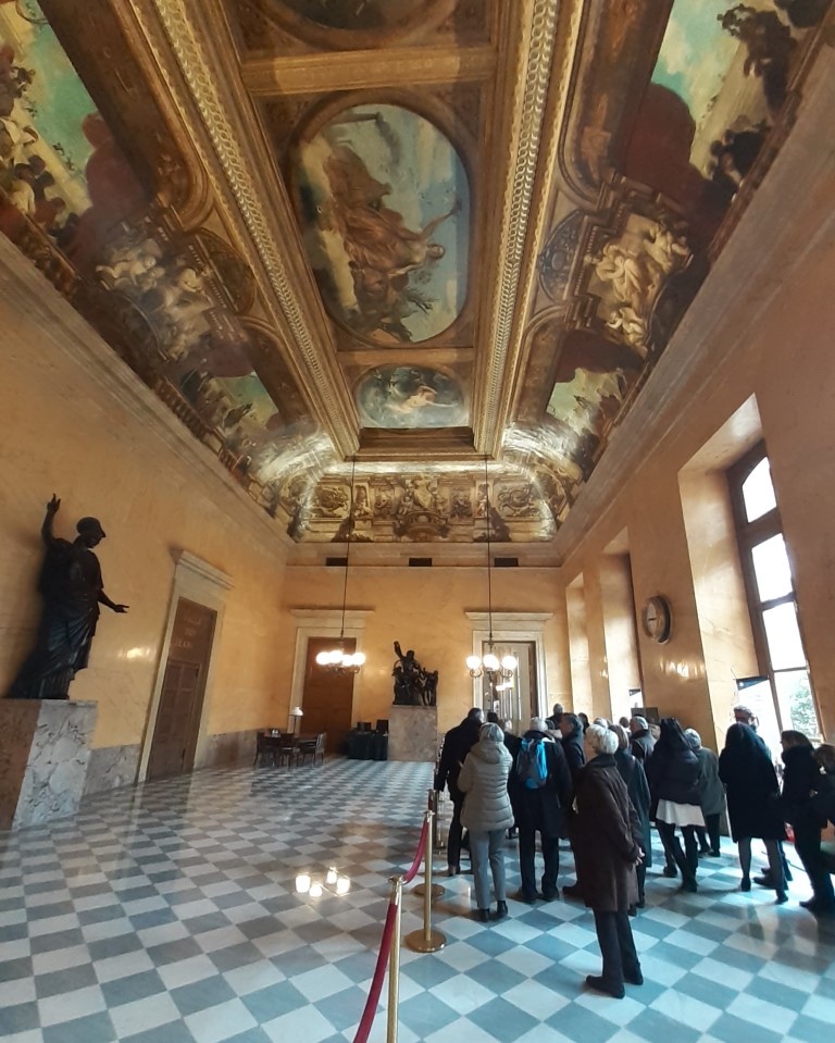 salle pas perdus red